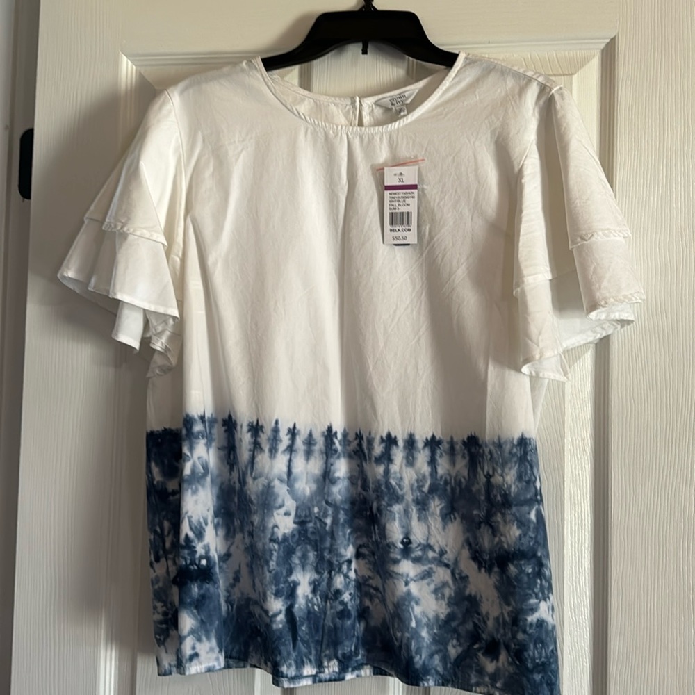Crown & Ivy XL new with tags, newest fashion, white and blue